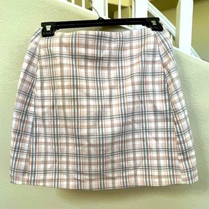 Urban Outfitters plaid mini skirt with pockets!
